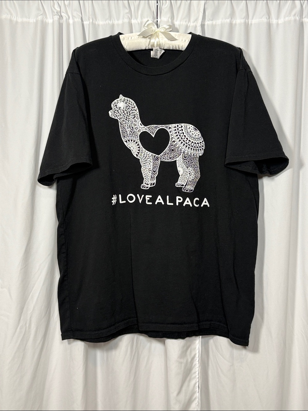 #LOVEALPACA Graphic Tee - Black